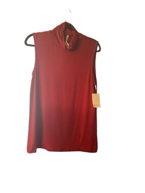 Leo & Nicole Sleeveless Mock Neck Tank Top in Deep Red